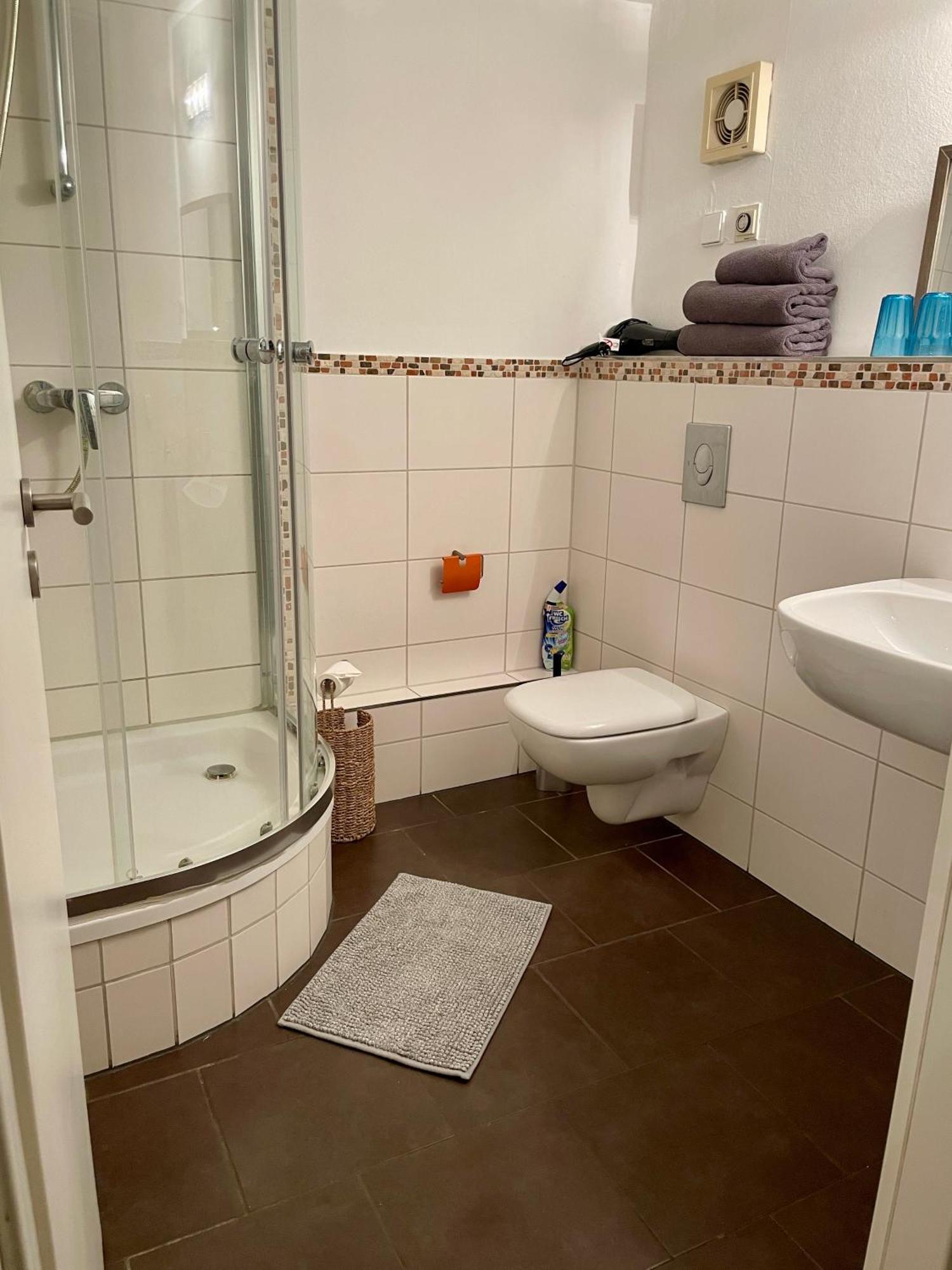 Gaestehaus Vigliarolo Gewerblich Jedes Zimmer Eigenes Bad Gemeinschaftskueche Ельмсгорн Екстер'єр фото